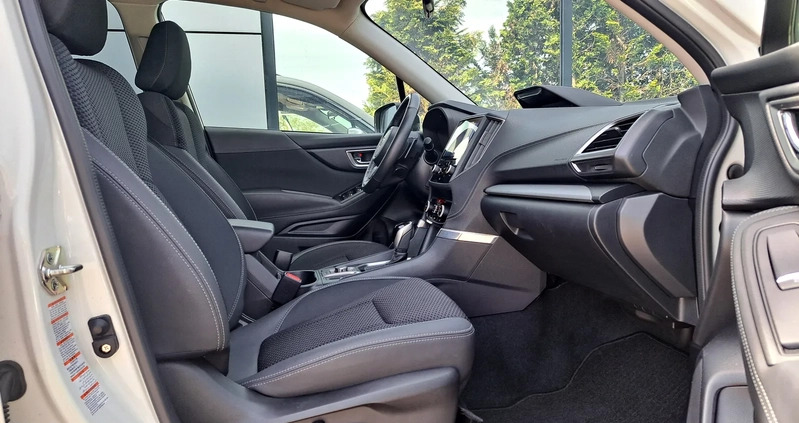 Subaru Forester cena 119700 przebieg: 40300, rok produkcji 2019 z Wąchock małe 172